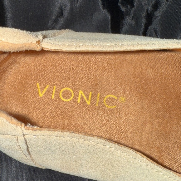 Vionic Uptown Mary Jane Flats Gold Shimmer Leather size 8.5 EUC - Picture 8 of 16